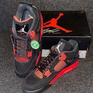 Air Jordan 4 Retro Red Thunder Sneakers (BRAND NEW)
